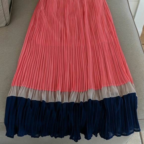 Romeo & Juliet Couture Pleated Maxi Dress - Picture 5 of 8